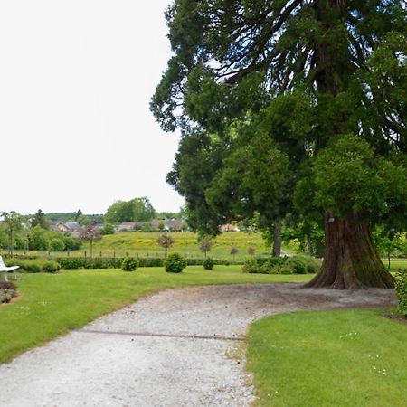 Logis Hotel Restaurant De La Poste Le Mele-sur-Sarthe ภายนอก รูปภาพ