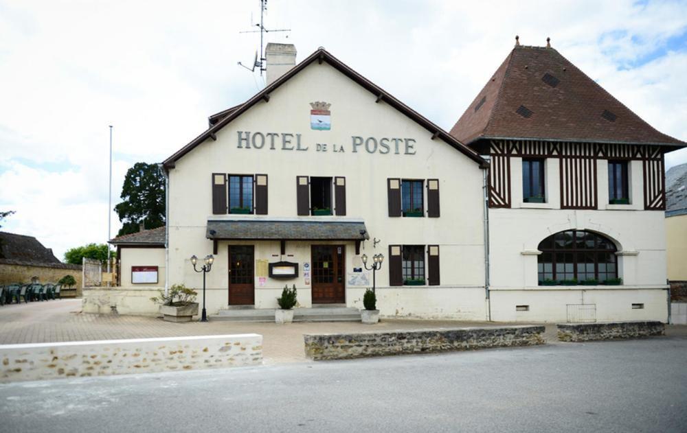 Logis Hotel Restaurant De La Poste Le Mele-sur-Sarthe ภายนอก รูปภาพ