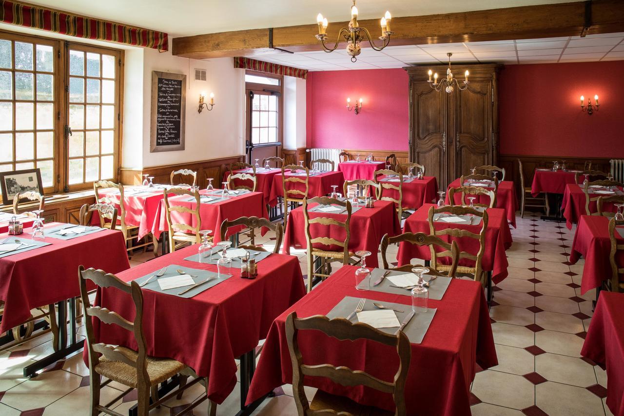 Logis Hotel Restaurant De La Poste Le Mele-sur-Sarthe ภายนอก รูปภาพ